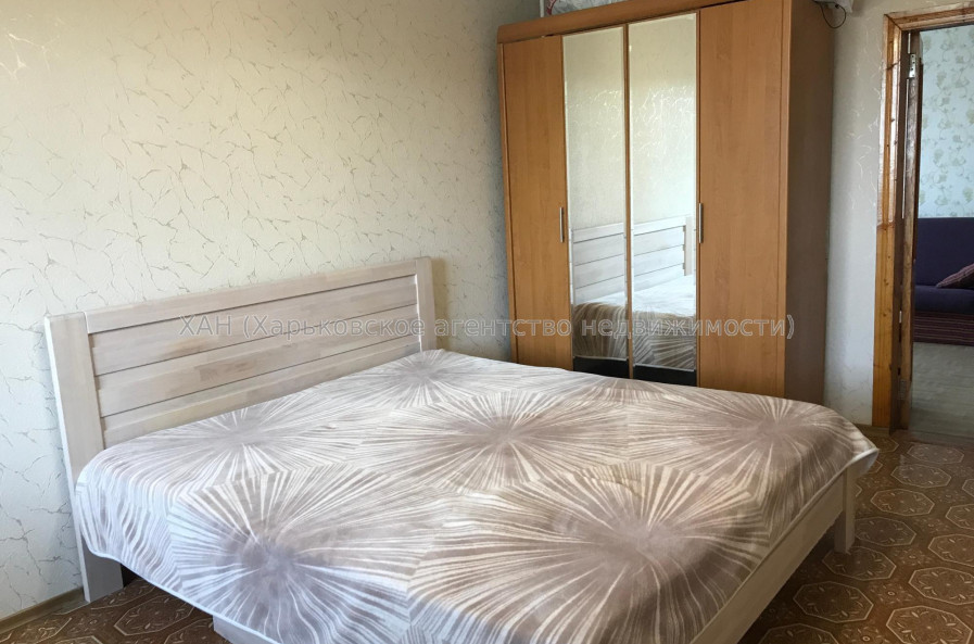 Продам квартиру, Соборности Украины ул. , 203 , 3  ком., 68 м², частичный ремонт 