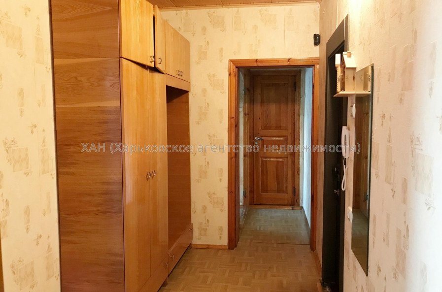 Продам квартиру, Соборности Украины ул. , 203 , 3  ком., 68 м², частичный ремонт 