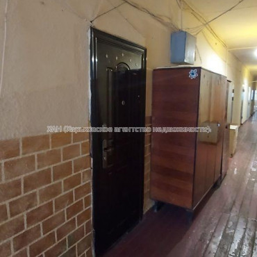 Продам квартиру, Коммунальщиков ул. , 1 кім., 20 м², косметический ремонт 