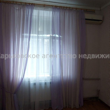 Продам квартиру, Коммунальщиков ул. , 1 кім., 20 м², косметический ремонт 