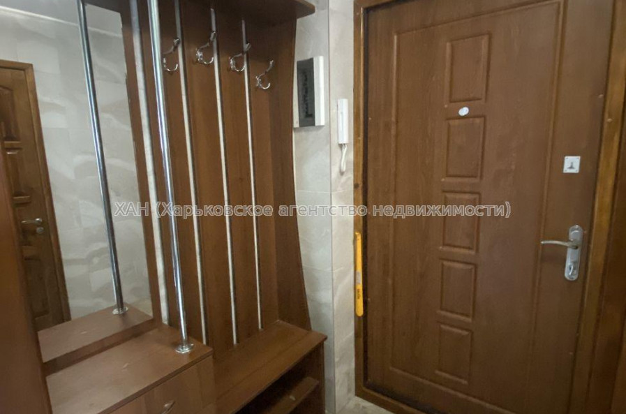 Продам квартиру, Тракторостроителей просп. , 3 кім., 73 м², капитальный ремонт 