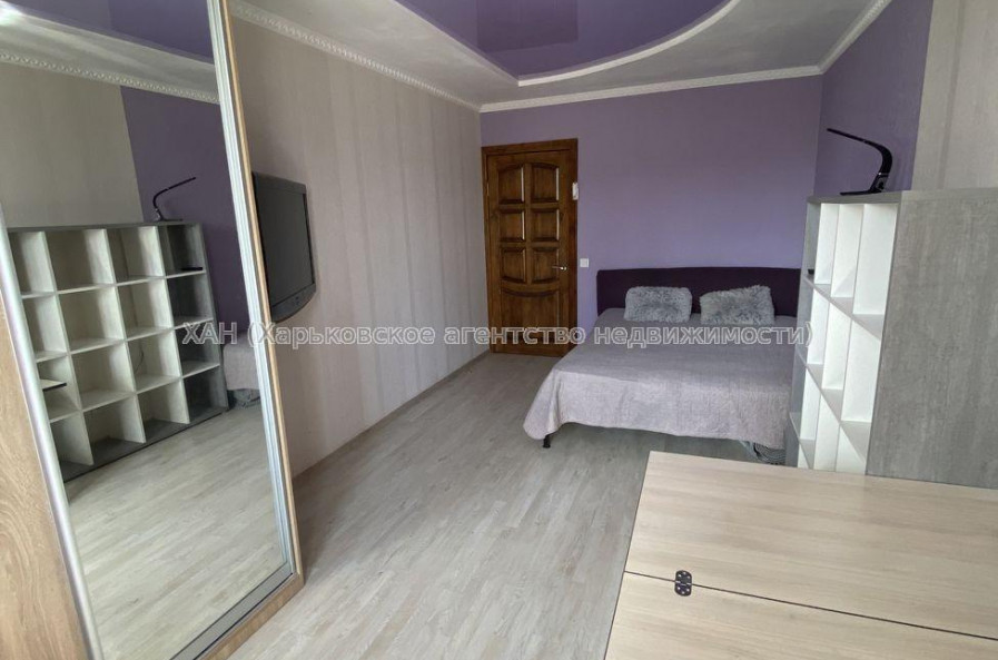 Продам квартиру, Тракторостроителей просп. , 3 кім., 73 м², капитальный ремонт 