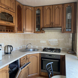 Продам квартиру, Тракторостроителей просп. , 3 кім., 73 м², капитальный ремонт
