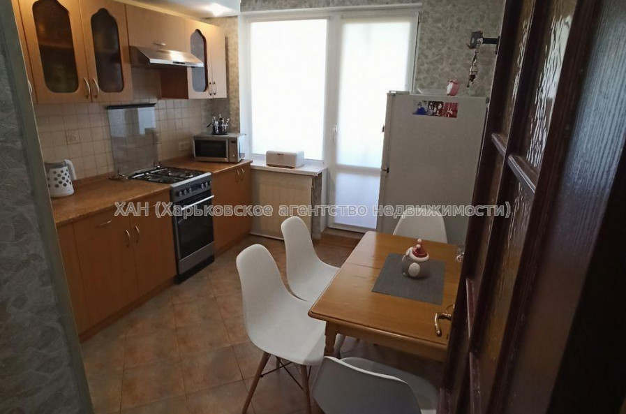 Продам квартиру, Михаила Комарова ул. , 2  ком., 50 м², евроремонт 