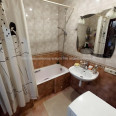 Продам квартиру, Михаила Комарова ул. , 2  ком., 50 м², евроремонт 