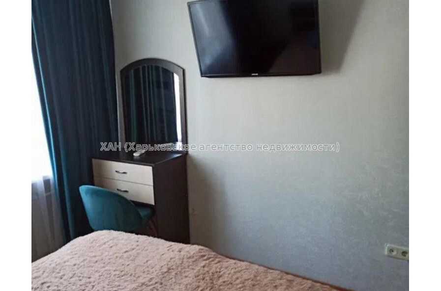 Продам квартиру, Михаила Комарова ул. , 2 кім., 50 м², евроремонт 