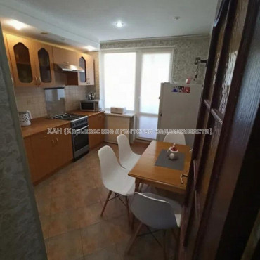 Продам квартиру, Михаила Комарова ул. , 2 кім., 50 м², евроремонт 