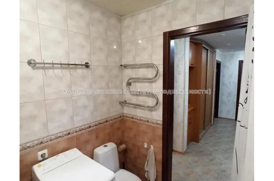 Продам квартиру, Михаила Комарова ул. , 2 кім., 50 м², евроремонт 