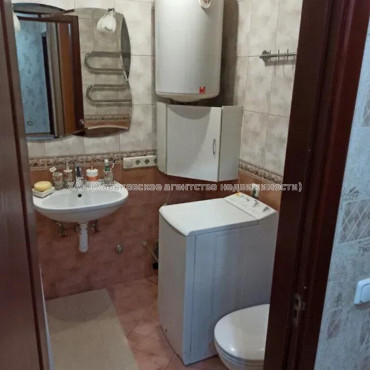 Продам квартиру, Михаила Комарова ул. , 2 кім., 50 м², евроремонт 