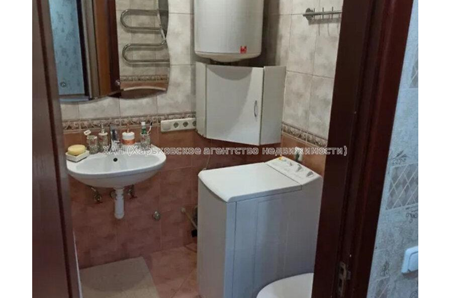 Продам квартиру, Михаила Комарова ул. , 2 кім., 50 м², евроремонт 