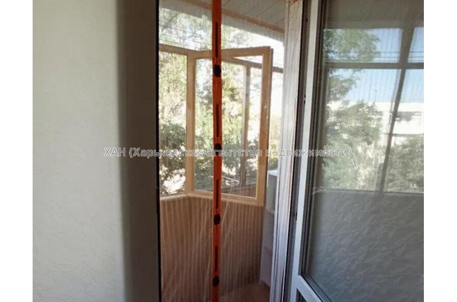 Продам квартиру, Михаила Комарова ул. , 2 кім., 50 м², евроремонт 