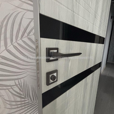 Продам квартиру, Мира ул. , 3 кім., 83.20 м², капитальный ремонт 