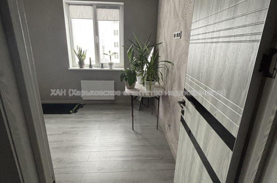 Продам квартиру, Мира ул. , 3 кім., 83.20 м², капитальный ремонт 