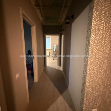 Продам квартиру, Мира ул. , 3 кім., 83.20 м², капитальный ремонт 