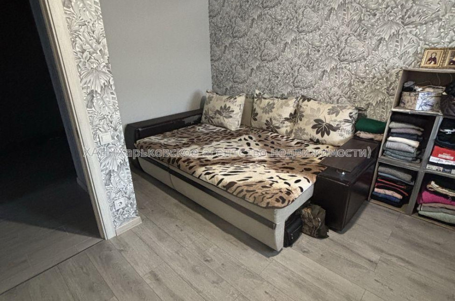 Продам квартиру, Мира ул. , 3 кім., 83.20 м², капитальный ремонт 