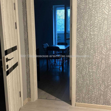 Продам квартиру, Мира ул. , 3 кім., 83.20 м², капитальный ремонт 