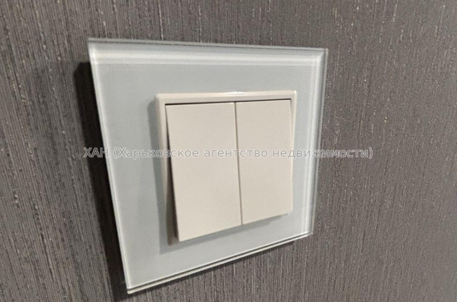 Продам квартиру, Мира ул. , 3 кім., 83.20 м², капитальный ремонт 