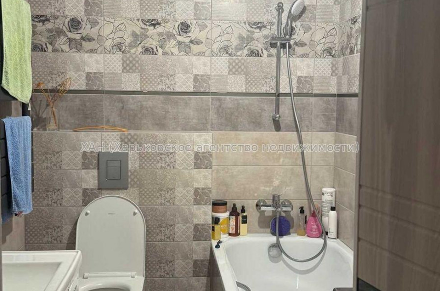 Продам квартиру, Мира ул. , 3  ком., 83.20 м², советский ремонт 