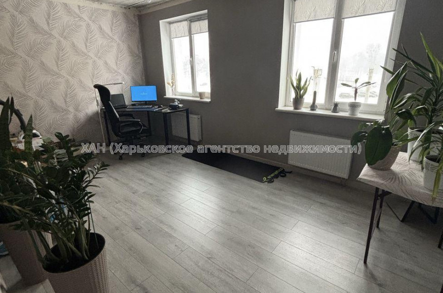 Продам квартиру, Мира ул. , 3 кім., 83.20 м², капитальный ремонт 