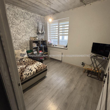 Продам квартиру, Мира ул. , 3 кім., 83.20 м², капитальный ремонт 