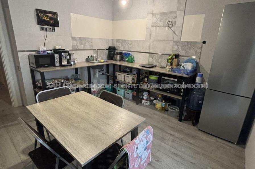 Продам квартиру, Мира ул. , 3 кім., 83.20 м², капитальный ремонт 