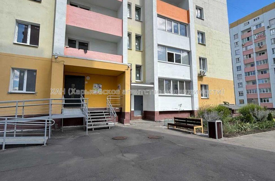 Продам квартиру, Мира ул. , 3  ком., 83.20 м², советский ремонт 