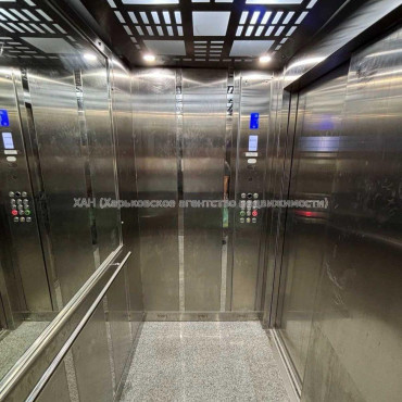 Продам квартиру, Мира ул. , 3 кім., 83.20 м², капитальный ремонт 