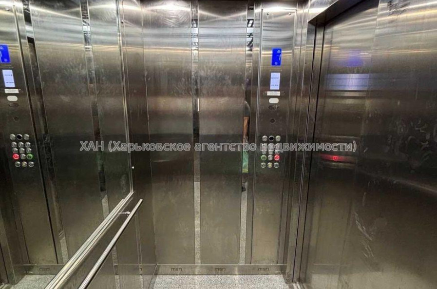 Продам квартиру, Мира ул. , 3  ком., 83.20 м², советский ремонт 