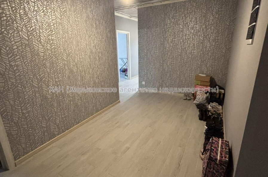 Продам квартиру, Мира ул. , 3 кім., 83.20 м², капитальный ремонт 