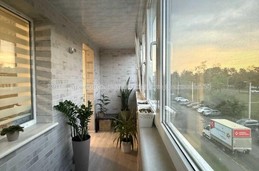 Продам квартиру, Мира ул. , 3  ком., 83.20 м², советский ремонт 