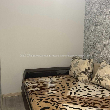 Продам квартиру, Мира ул. , 3 кім., 83.20 м², капитальный ремонт 