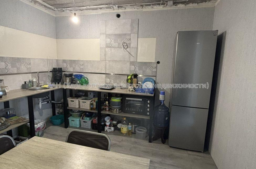 Продам квартиру, Мира ул. , 3 кім., 83.20 м², капитальный ремонт 