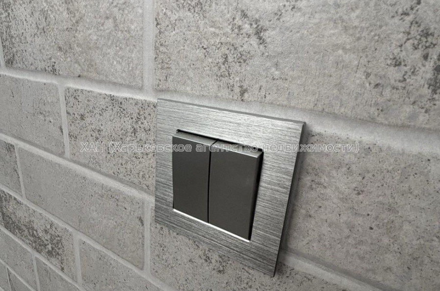 Продам квартиру, Мира ул. , 3 кім., 83.20 м², капитальный ремонт 