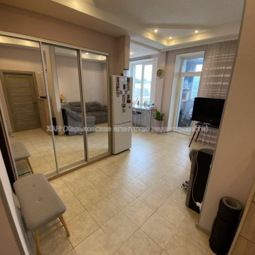 Продам квартиру, Андреевская ул. , 2  ком., 57.20 м², авторский дизайн 