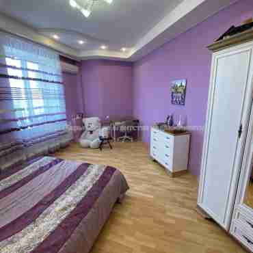Продам квартиру, 2  ком., 57.20 м², авторский дизайн 