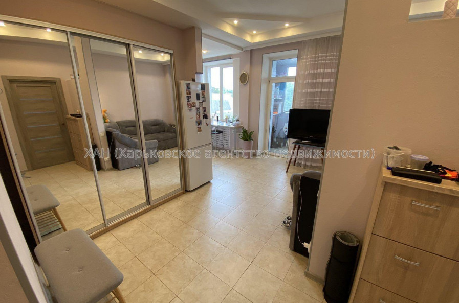 Продам квартиру, 2  ком., 57.20 м², авторский дизайн 