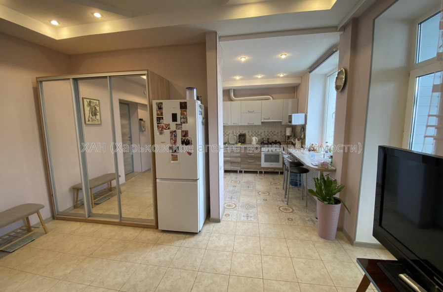 Продам квартиру, 2  ком., 57.20 м², авторский дизайн 