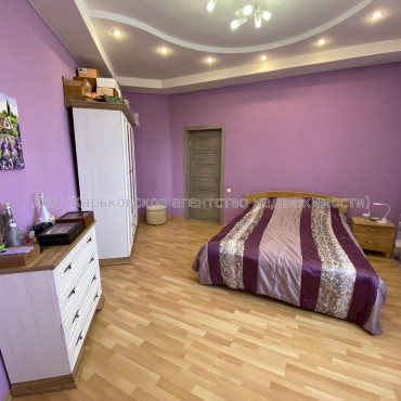 Продам квартиру, Андреевская ул. , 2  ком., 57.20 м², авторский дизайн 