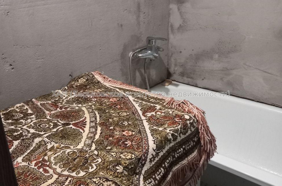 Продам квартиру, Нюрнбергский пер. , 3  ком., 70 м², советский ремонт 