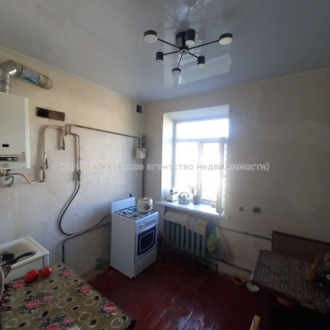 Продам квартиру, Нюрнбергский пер. , 3  ком., 70 м², частичный ремонт 