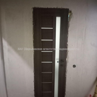 Продам квартиру, Нюрнбергский пер. , 3  ком., 70 м², частичный ремонт 