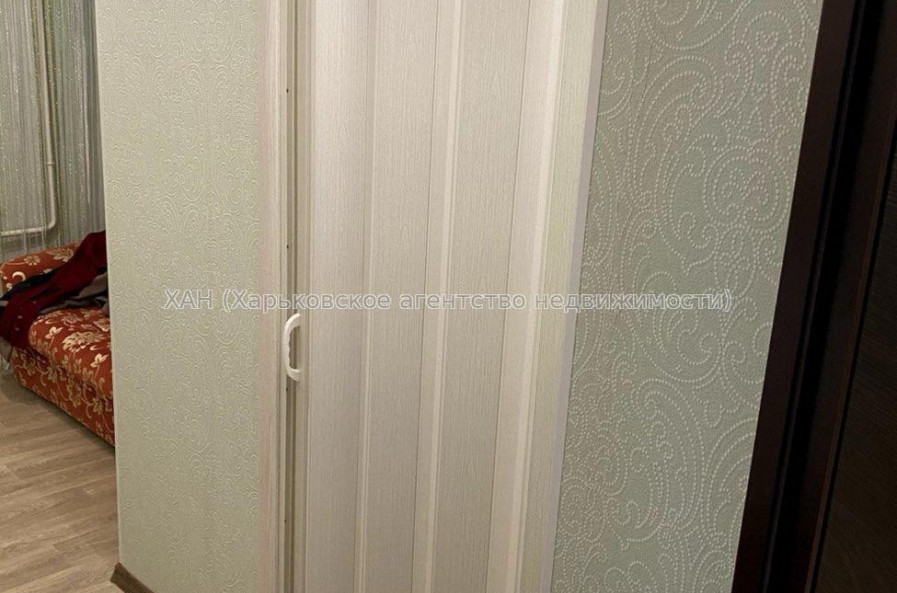 Продам квартиру, Любови Малой  просп. , 1  ком., 12 м², косметический ремонт 