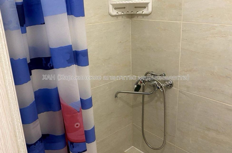 Продам квартиру, Любови Малой  просп. , 1  ком., 12 м², косметический ремонт 