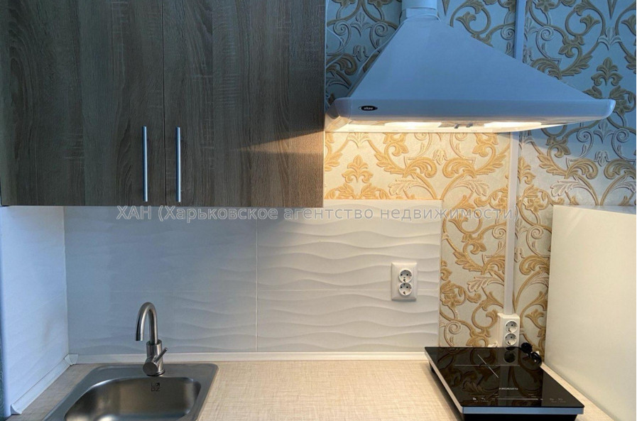 Продам квартиру, Любови Малой  просп. , 1  ком., 12 м², косметический ремонт 
