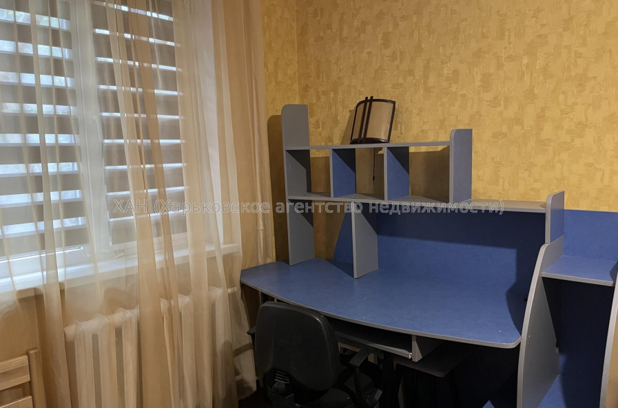 Продам квартиру, Жасминовый б-р , 20 , 2  ком., 43 м², косметический ремонт 