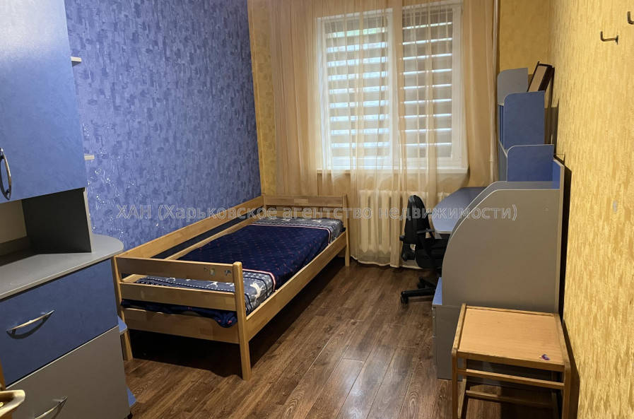 Продам квартиру, Жасминовый б-р , 20 , 2  ком., 43 м², косметический ремонт 