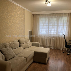 Продам квартиру, Жасминовый б-р , 20 , 2  ком., 43 м², косметический ремонт