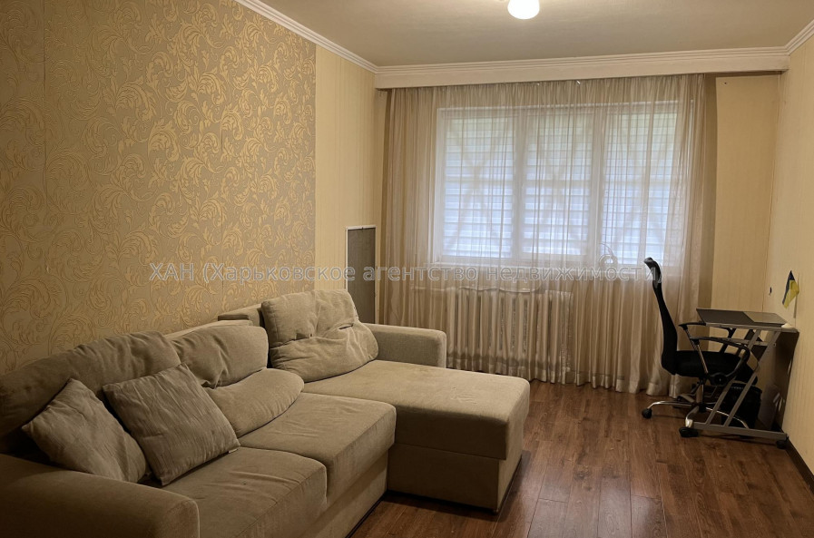 Продам квартиру, Жасминовый б-р , 20 , 2  ком., 43 м², косметический ремонт 
