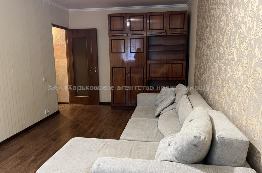 Продам квартиру, Жасминовый б-р , 20 , 2  ком., 43 м², косметический ремонт 
