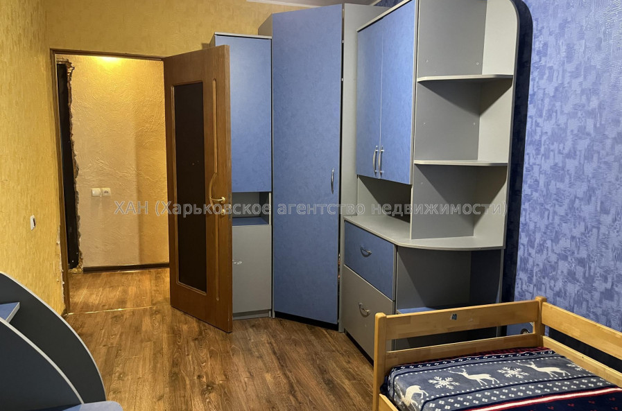Продам квартиру, Жасминовый б-р , 20 , 2  ком., 43 м², косметический ремонт 
